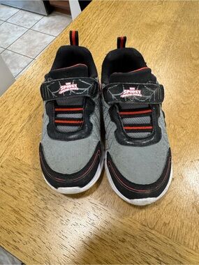 Spidey Kids' Gray & Black Athletic Sneakers